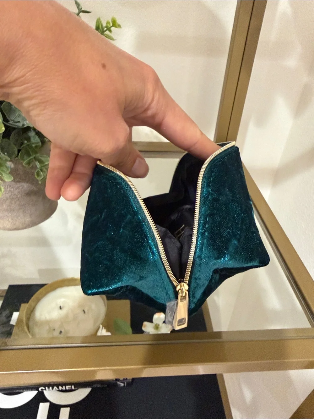 HR Velvet Cosmetic Pouch